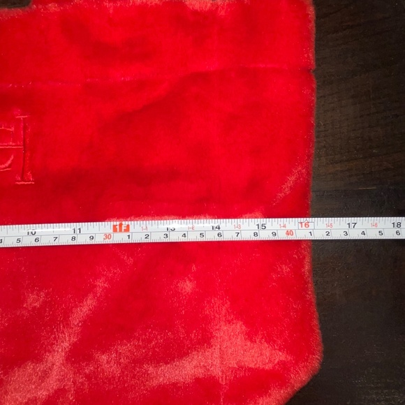 Carolina Herrera Good Girl Logo Red Faux Fur Fluffy Fuzzy Tote Bag - Picture 5 of 8